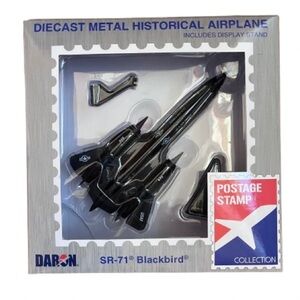 NIB Daron Diecast SR-71 Blackbird